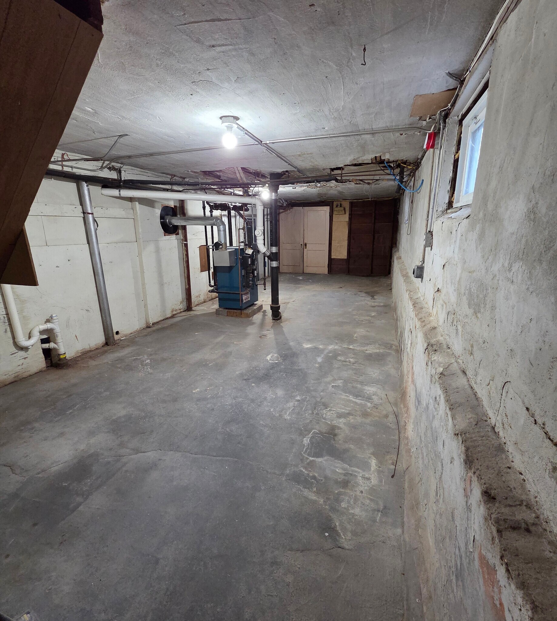 Building Photo - 37 Pine St