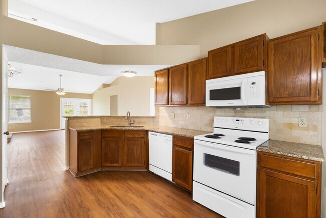Building Photo - 8007 Forest Crossing
