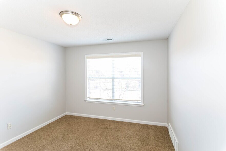 Building Photo - 1744 Englehart St