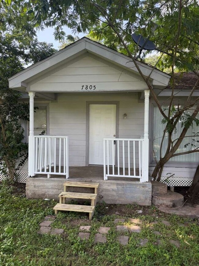 Building Photo - Property under renovations!