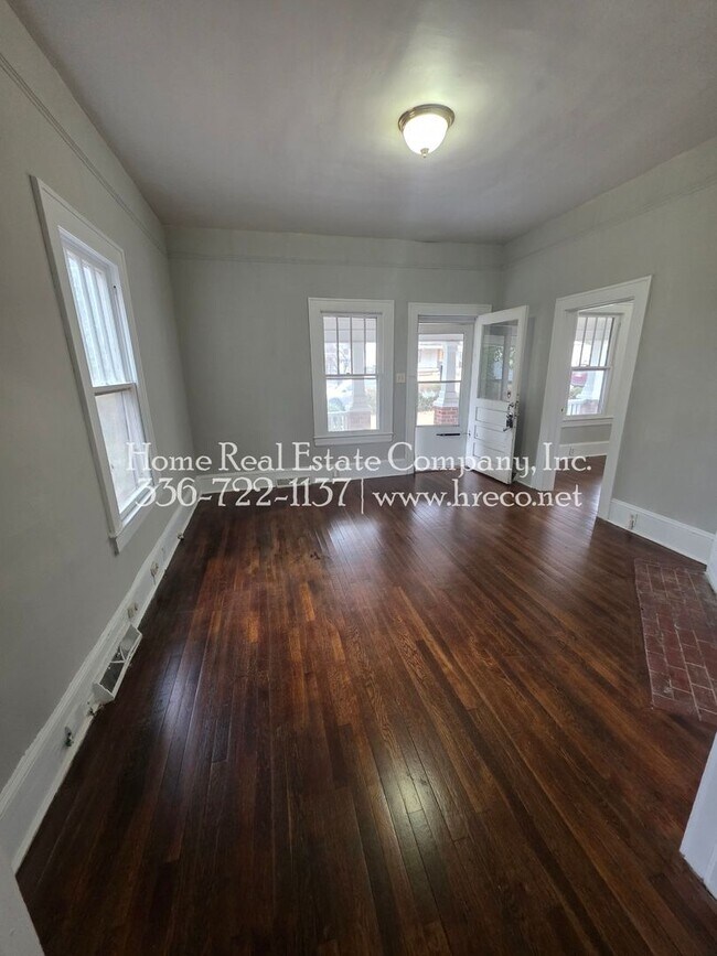 Building Photo - 208 Clayton St