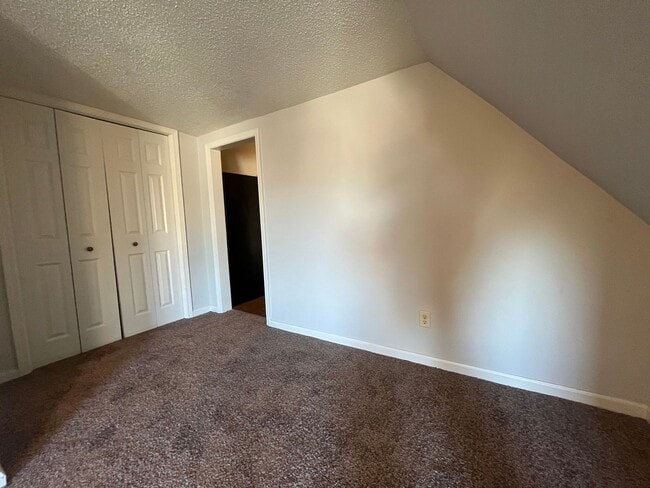 Building Photo - 666 Sims Ave