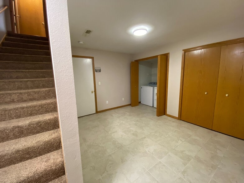 Building Photo - 1502 McKinley Pl