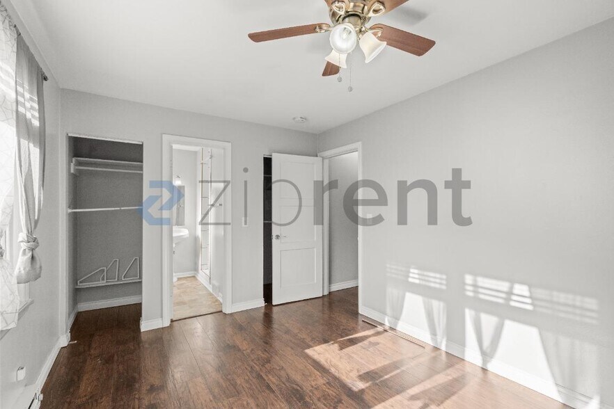 Building Photo - Unit
