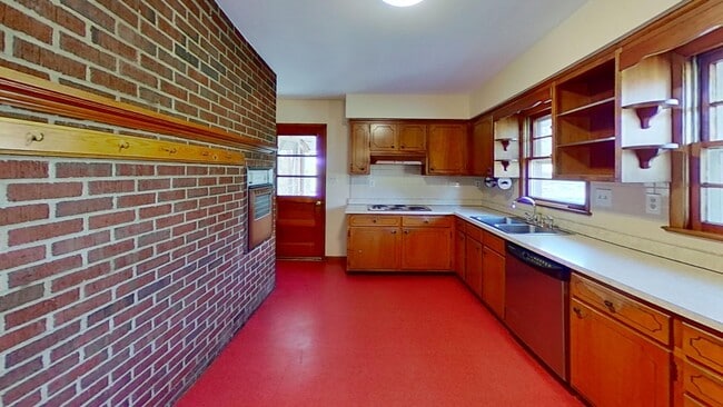 Building Photo - 315 W Main St