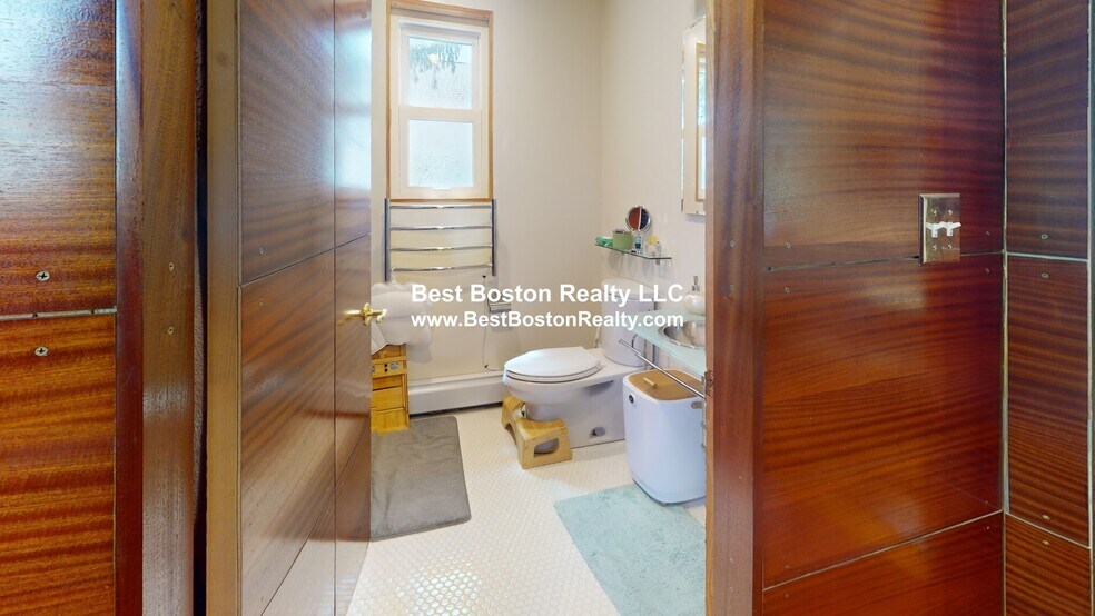 Building Photo - 18 Nashua St