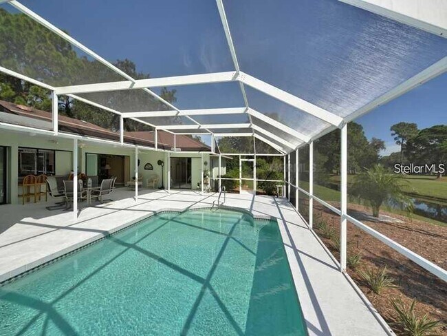 Building Photo - 4841 Palm Aire Dr