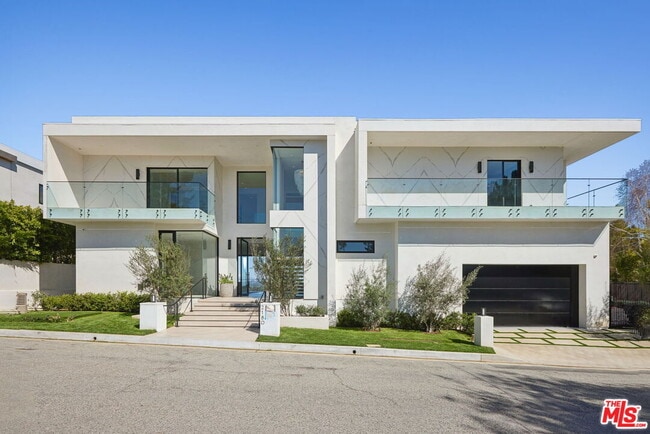 Building Photo - 2180 Stradella Rd