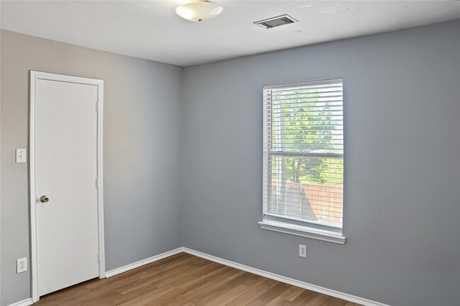 Building Photo - 3907 Starbridge Pointe Ln