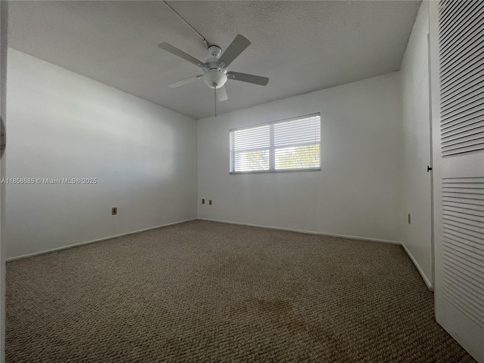 Building Photo - 3750 NE 170th St