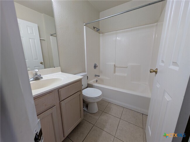 Building Photo - 887 Sagewood Trail