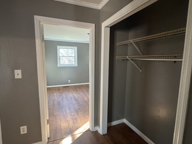 Building Photo - 78 Helen Dr