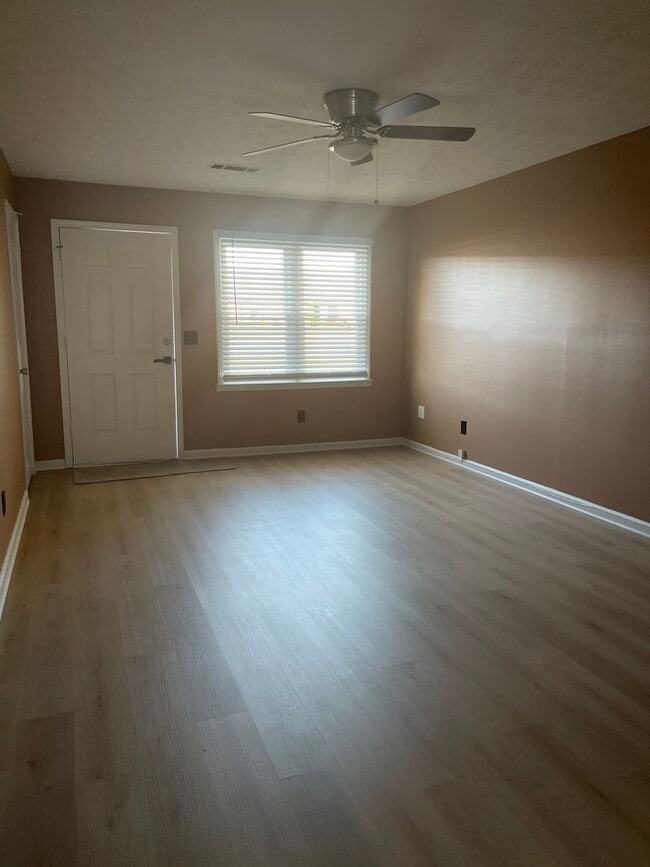 Building Photo - Newnan Duplex