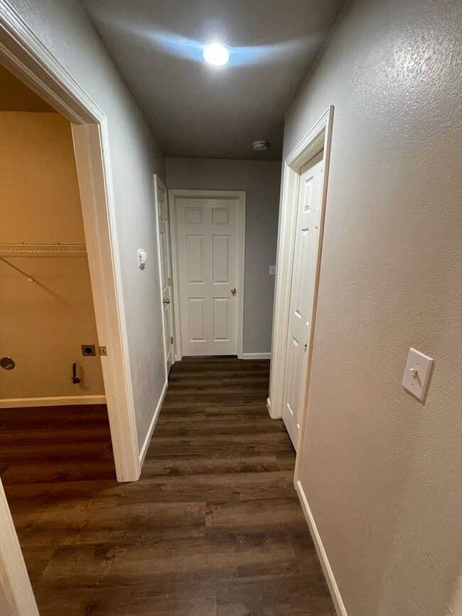 Building Photo - Gorgeous 3 Bedroom / 2 Bathroom Home in Las Colinas