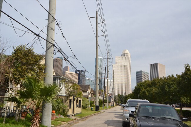 Building Photo - 1316 Cleveland St