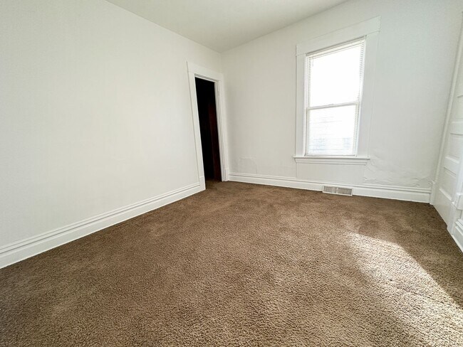 Building Photo - 520 Harlan Ave NE