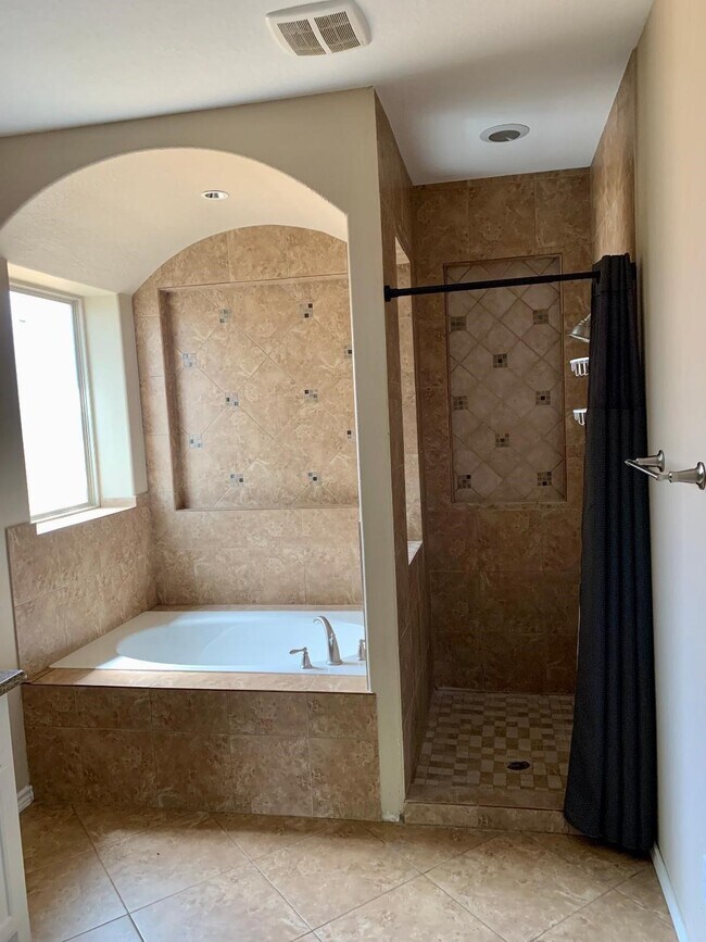 Building Photo - 16795 N Blue Jay Dr