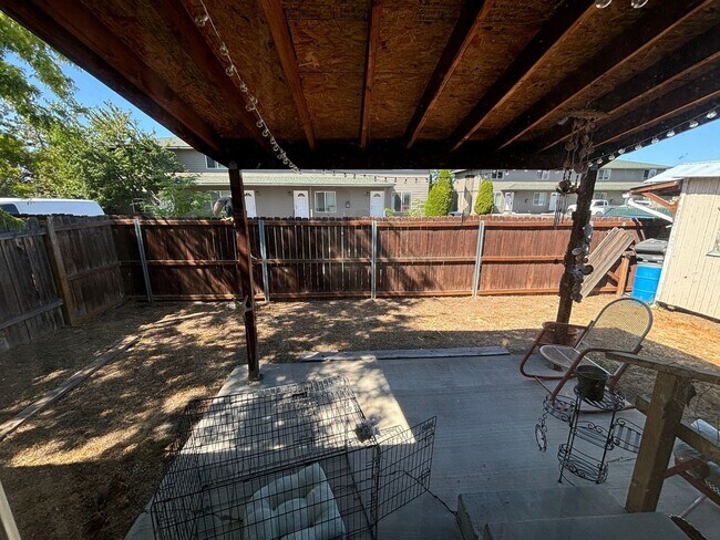 Building Photo - 1037sw17