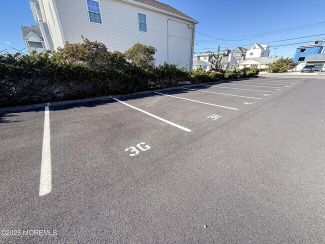 Building Photo - 1 21st Ave