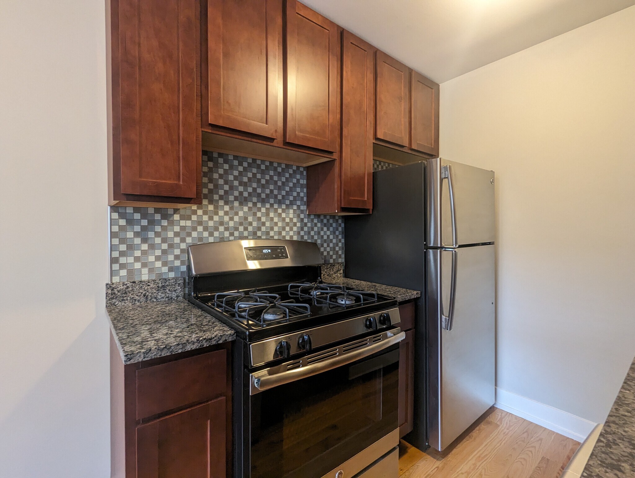 Building Photo - 510 W Briar Pl