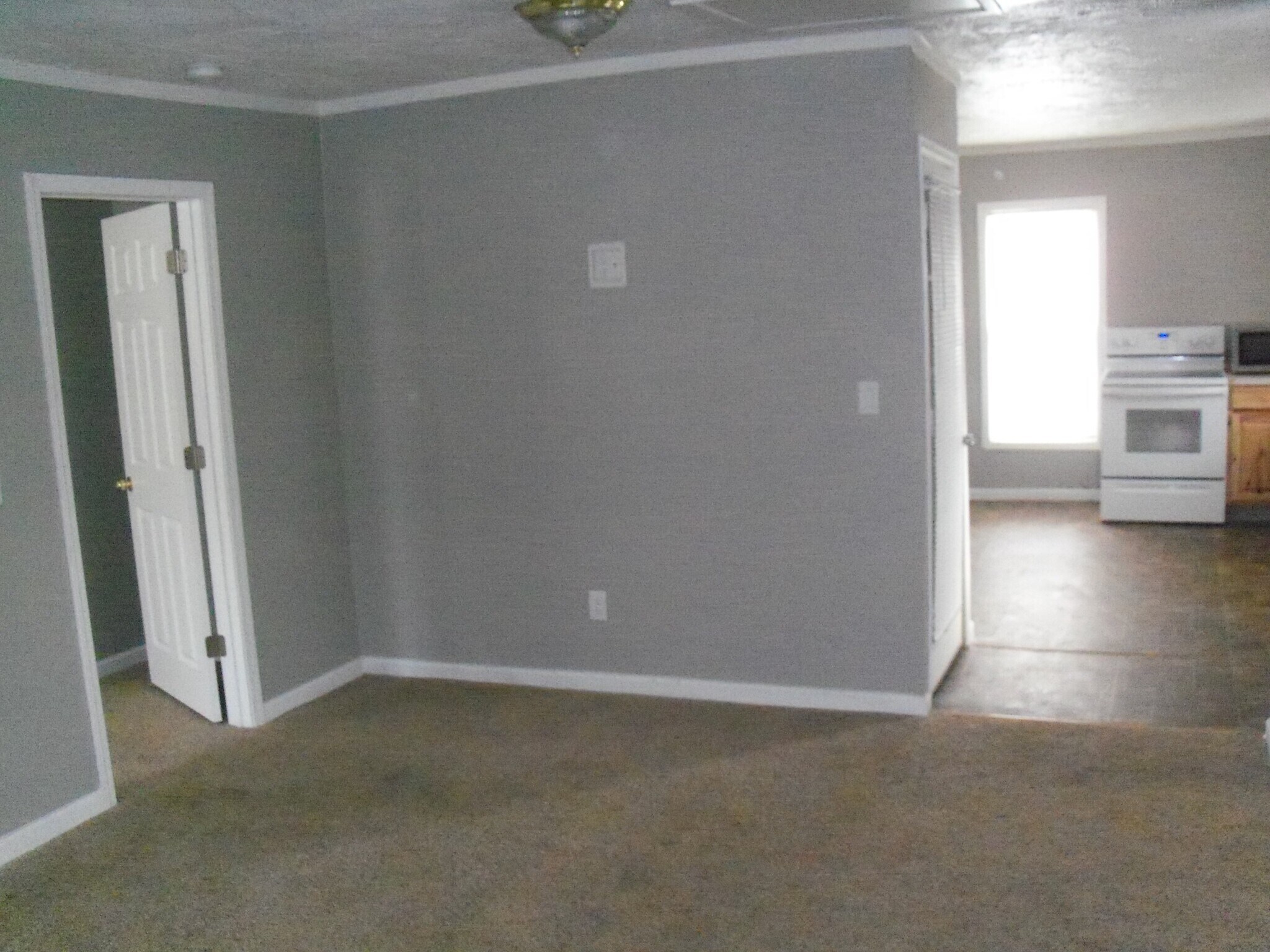 LR/Kit/Bdrm 1 - 615 E Krall St