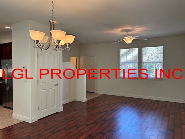 Building Photo - 2826 Maybrook Dr
