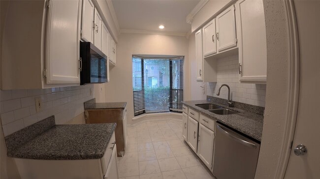 Building Photo - 12550 Piping Rock Dr
