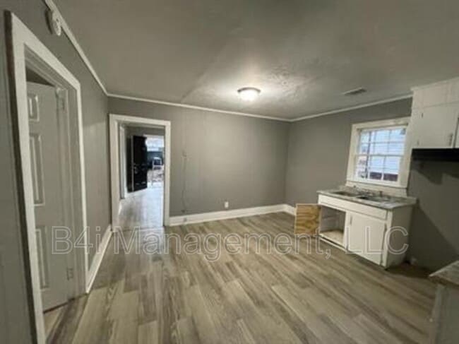Building Photo - 119 Chandler Cir SE