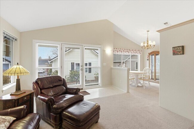Building Photo - Coming soon!! This is a beautiful  home in Country Club Village Estates!
