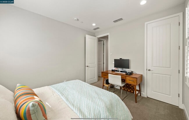 Building Photo - 110 Elworthy Ranch Dr
