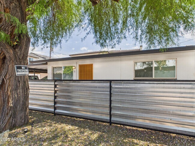 Building Photo - 3027 N 37th St