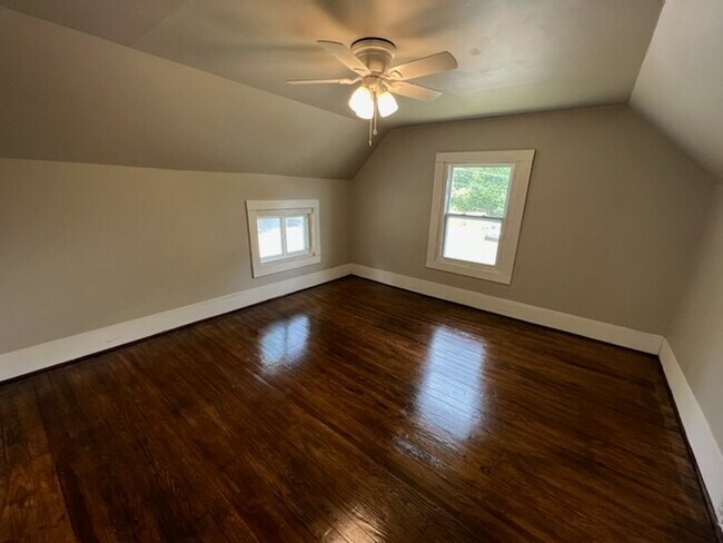 Building Photo - 10 McGowan St