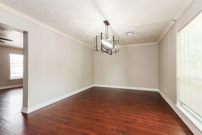 Building Photo - 10122 Woodhollow Dr
