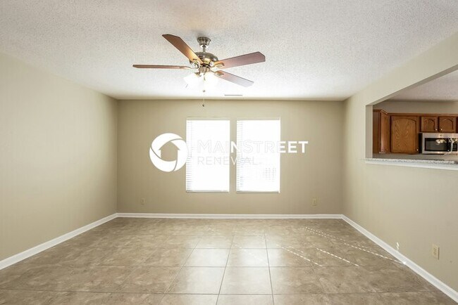 Building Photo - 3 Bedroom Pet-Friendly Home in Charlotte, NC with Main Street Renewal