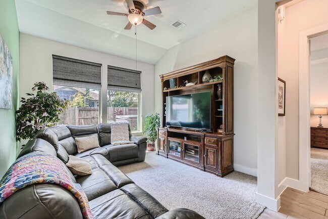 Building Photo - 13224 N Salmon River Cir