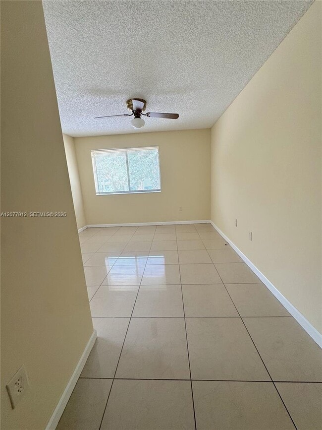 Building Photo - 3287 Coral Lake Dr