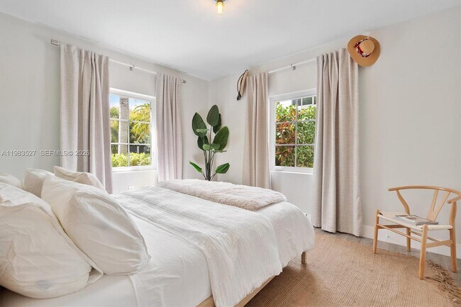 Building Photo - 1024 Lenox Ave.