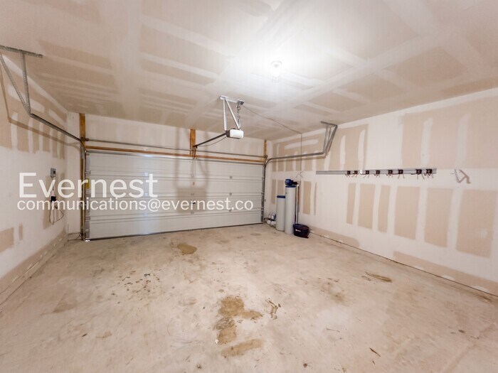 Building Photo - 13700 Vigilance St