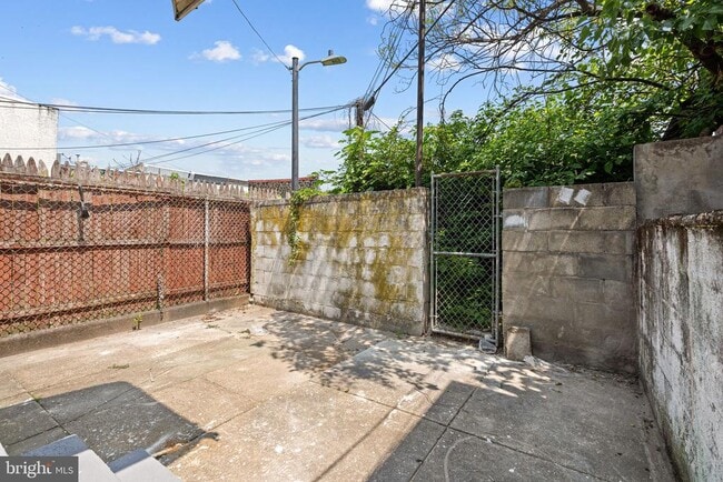 Building Photo - 2257 Ann St