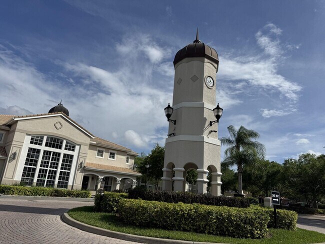 Building Photo - 110 SW Peacock Blvd