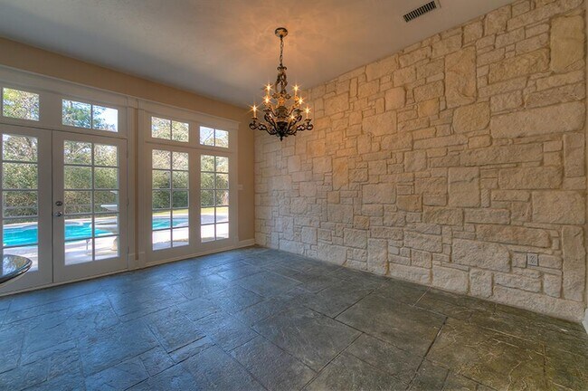 Building Photo - 2110 McCaleb Rd