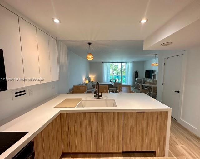 Building Photo - 2301 Collins Ave