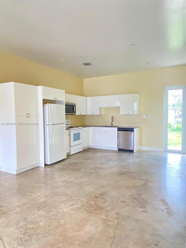 Building Photo - 12150 SW 213th St