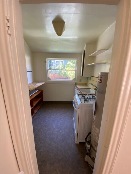 Kitchen - 2801 Fulton St