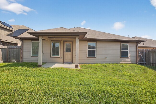 Building Photo - 3310 Sumac Dr