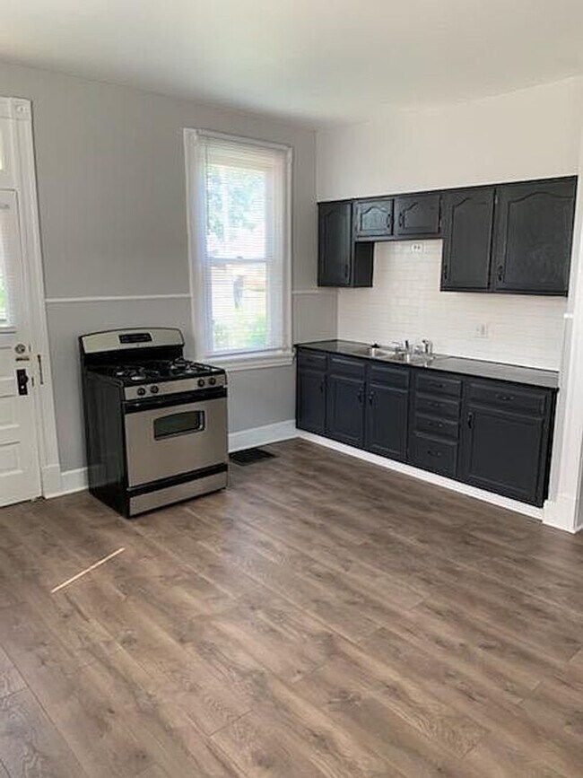 Building Photo - 4632 Cecil Pl