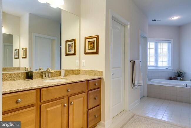 Building Photo - 42463 Pine Forest Dr