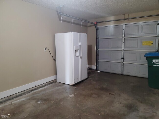 Building Photo - 6007 Towne Pk E Dr