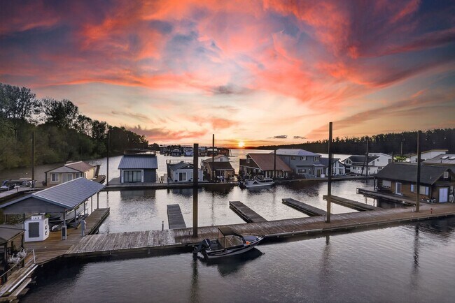 Building Photo - 18525 NE Marine Dr