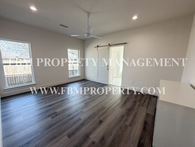 Building Photo - 903 Sunrise Ave